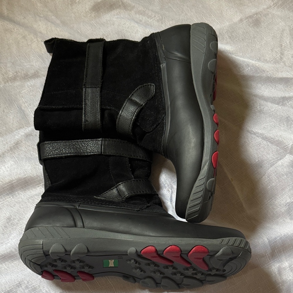 Cougar Black and Gray Boots with Red Details